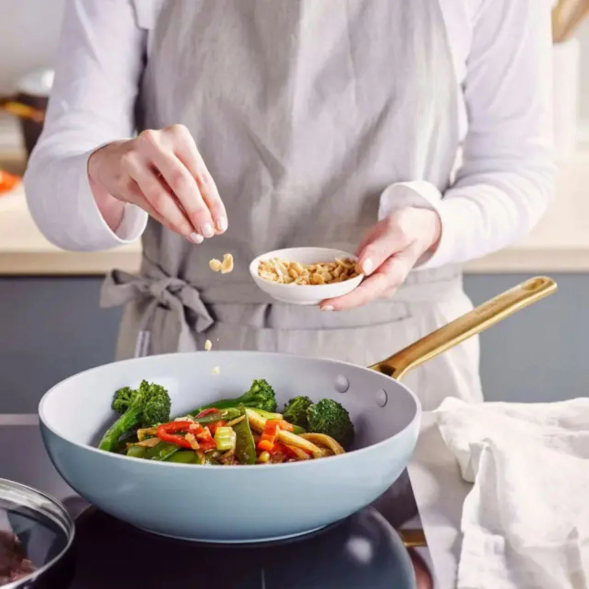 GreenPan Padova Wok with Lid Smokey Sky Blue 28cm - Image 8