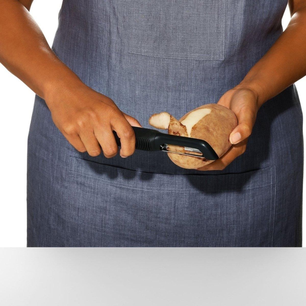 OXO Good Grips Swivel Peeler - Image 4